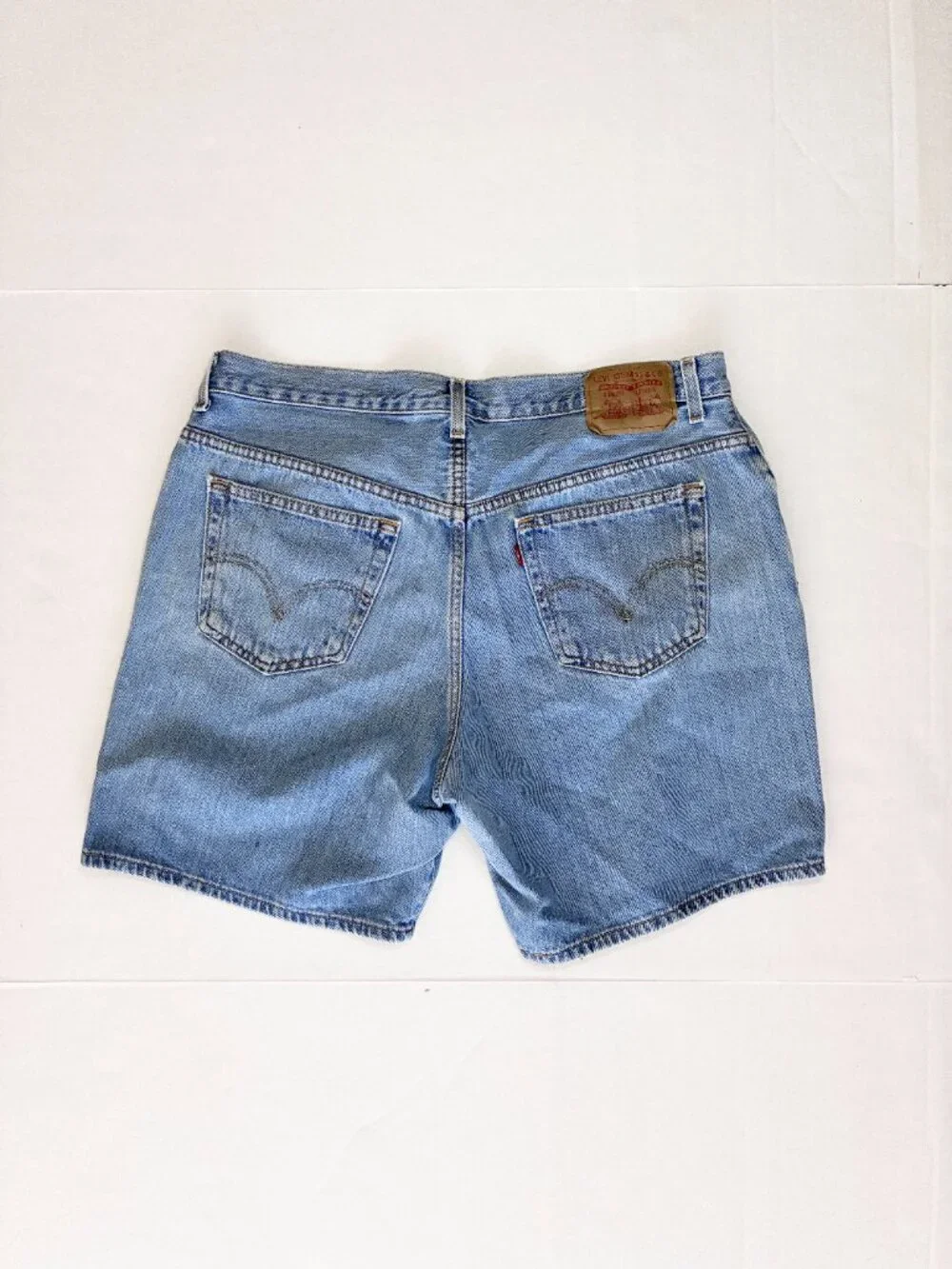 Levi's 550 Relaxed Fit Denim Y2K Mom Shorts - Medium Wash Blue - Size 16